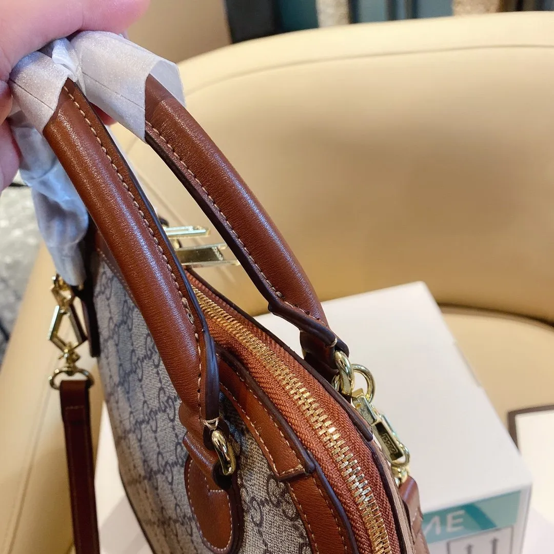 Designer Bags by Gucci 284