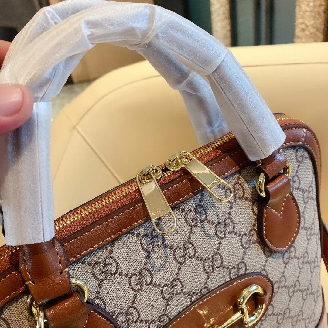 Designer Bags by Gucci 284