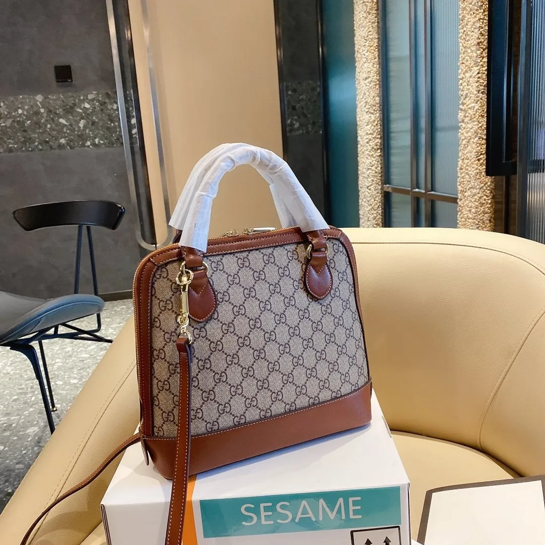 Designer Bags by Gucci 284