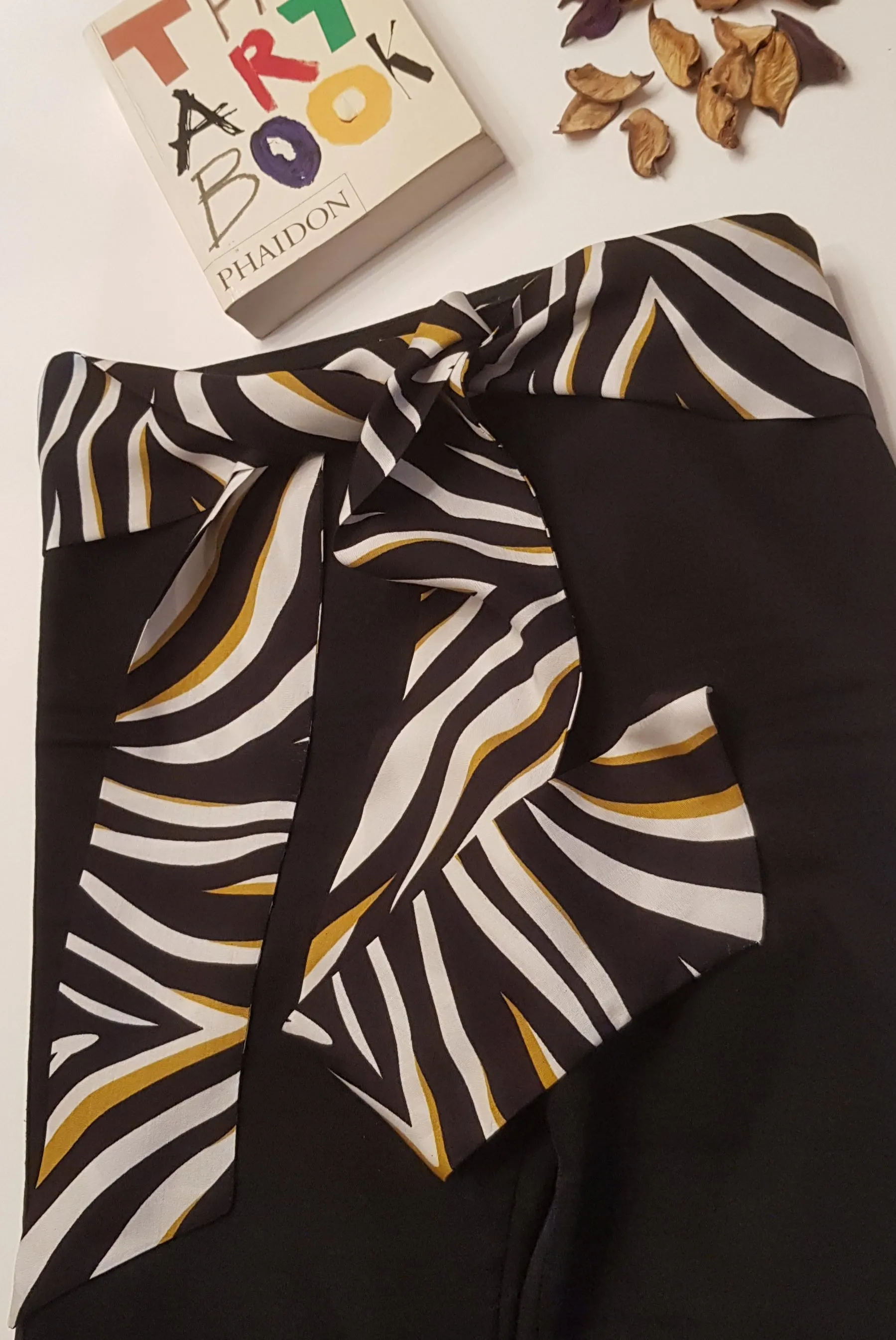 Le Foulart Multi-functional Scarf Zebra